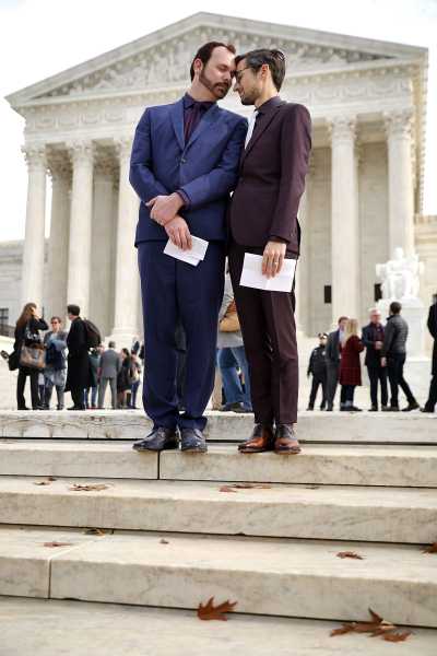 Supreme Court rules in favor of baker who refused to make a same-sex wedding cake