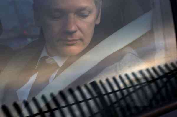 Was there a plan to help Julian Assange escape to Russia?
