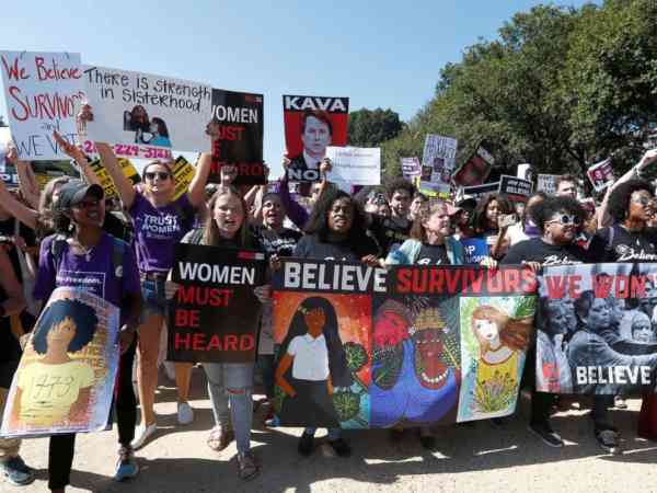 Hundreds protest outside of Supreme Court ahead of Kavanaugh vote