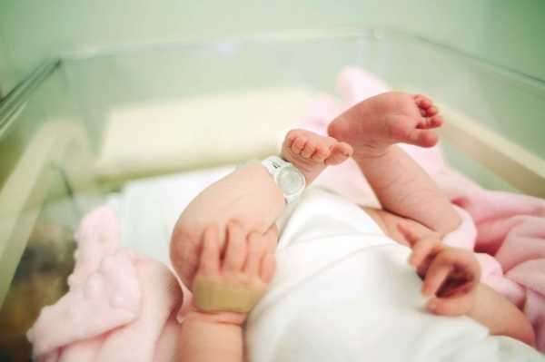Inducing labor at 39 weeks may help mothers, babies