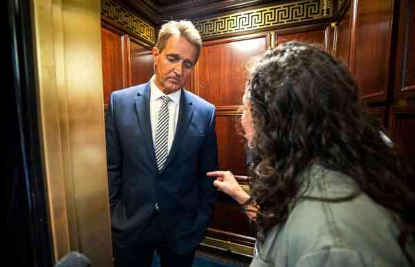 Sens. Flake, Coons describe moments that led to FBI investigation of Kavanaugh