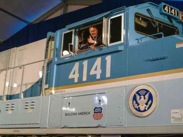 Navy veterans crew George H.W. Bush's historic presidential funeral train