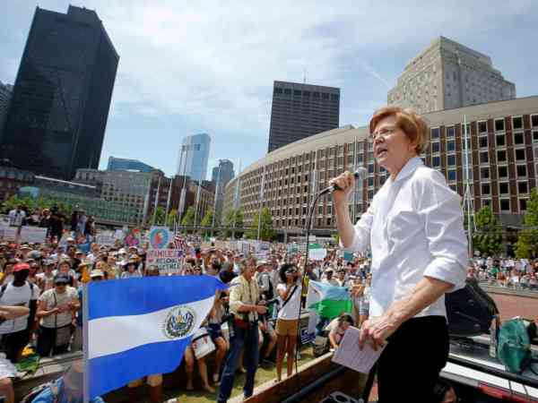 Sen. Elizabeth Warren kicks off presidential run with whirlwind tour of Iowa 