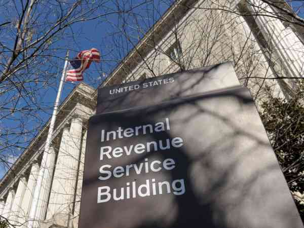 IRS recalls tens of thousands of workers and warns of heavy call volume, long waits