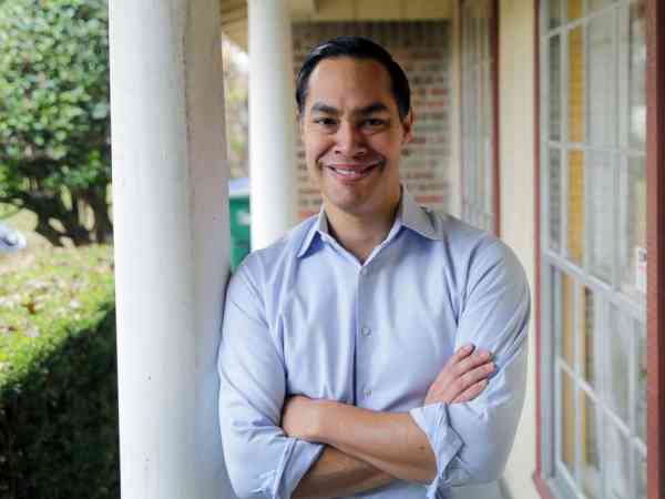 Julian Castro touches down in Iowa ahead of expected announcement on 2020