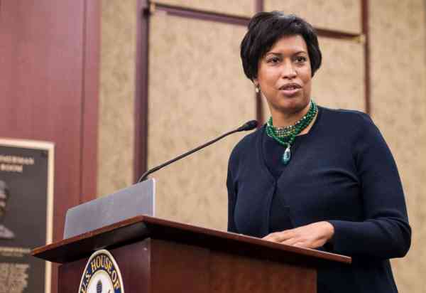 DC mayor signs 'LOVE Act' allowing marriage licenses during shutdown
