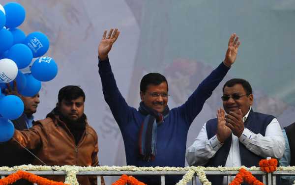 Man of the Moment: Thousands Rejoice as Kejriwal Takes Oath as Delhi Chief