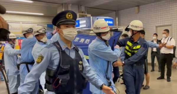 Tokyo High-Speed Train Stabber Reportedly Wanted to Kill 'Happy-Looking Couples, Women'