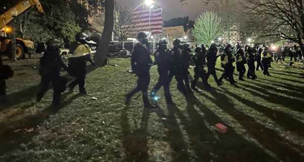 Tensions Subside in DC After Protesters Stormed US Capitol, Clashed With Police - Videos