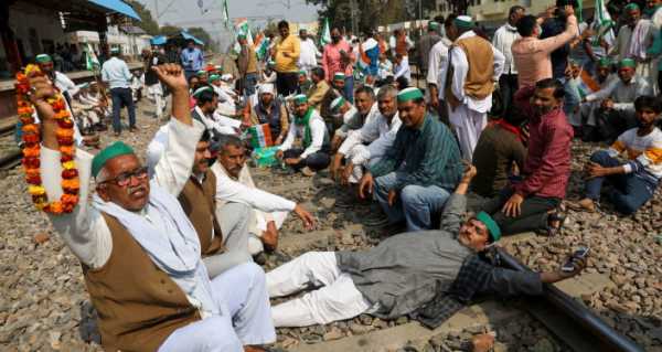 Indian Farmers Vow to Stay Resolute as Shots Fired Near Protest Site on Delhi Outskirts