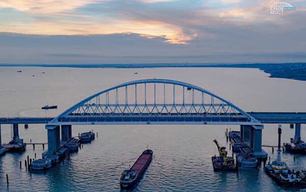 First Train from Mainland Russia Arrives to Sevastopol Via Kerch Strait - Video