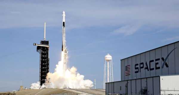 SpaceX to Launch First All-Civilian Mission to Orbit No Earlier Than 4th Quarter This Year